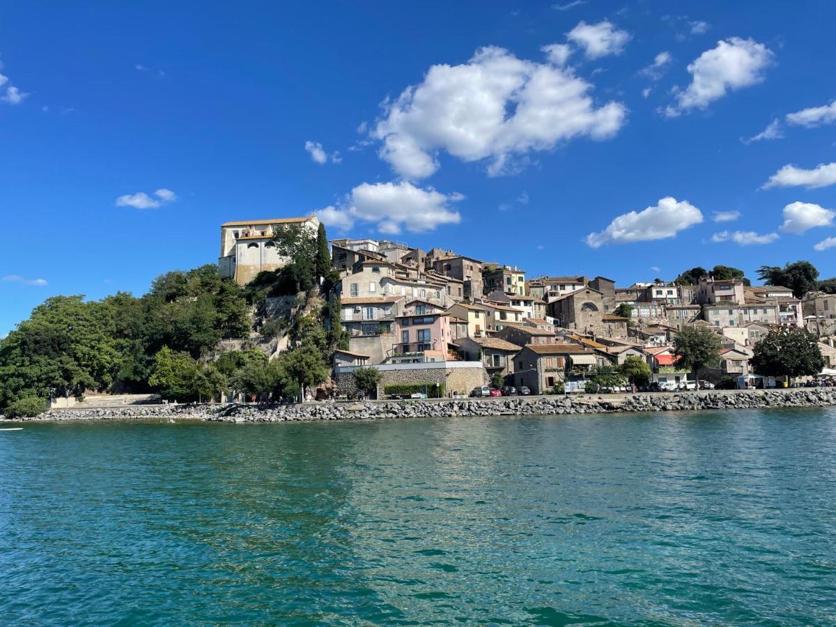 Villa "Lago Blu" Vista Lago Di Bracciano, Con Vasca Idromassaggio Esterna Trevignano Romano Exterior photo